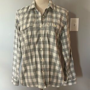 Gap women’s button down shirt size small